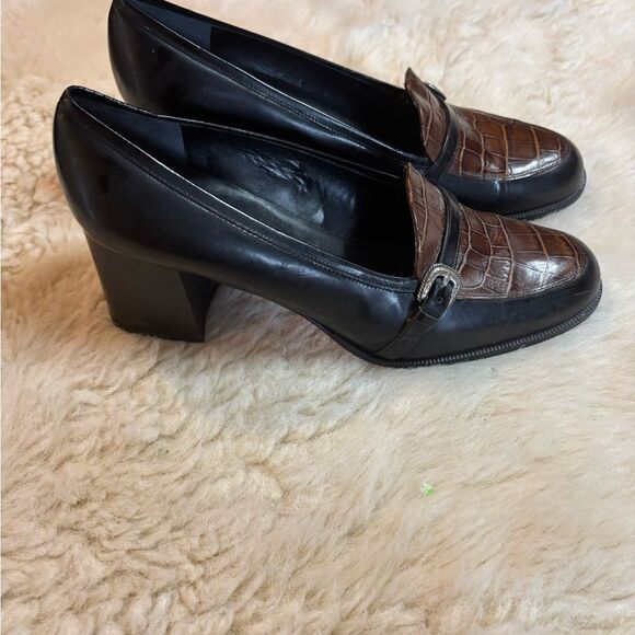 Brighton Women's Black and Brown Leather Loafers size 10 - Picture 6 of 8